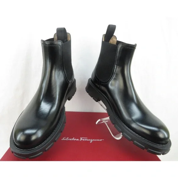 NIB FERRAGAMO IAGO BLACK LEATHER GANCINI LOGO PULL CHELSEA ANKLE BOOTS 10 E